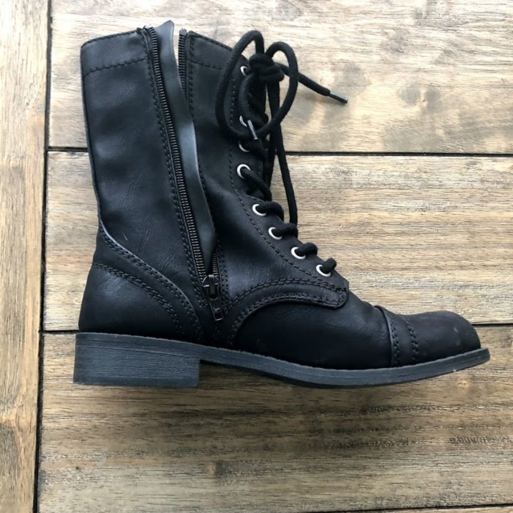 NWOT Black Lace-up & Zipper Combat Boots Size 6.5